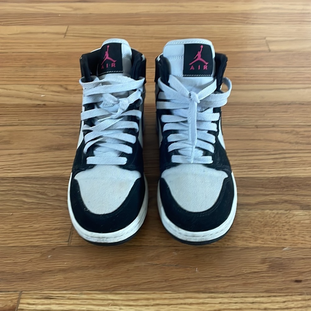 Jordan 1s - Picture 2 of 5